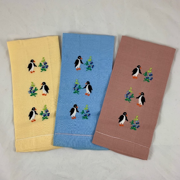 1960s Hand Embroidered Penguin Linen Guest Hand Towels, S/3 - Picture 1 of 6